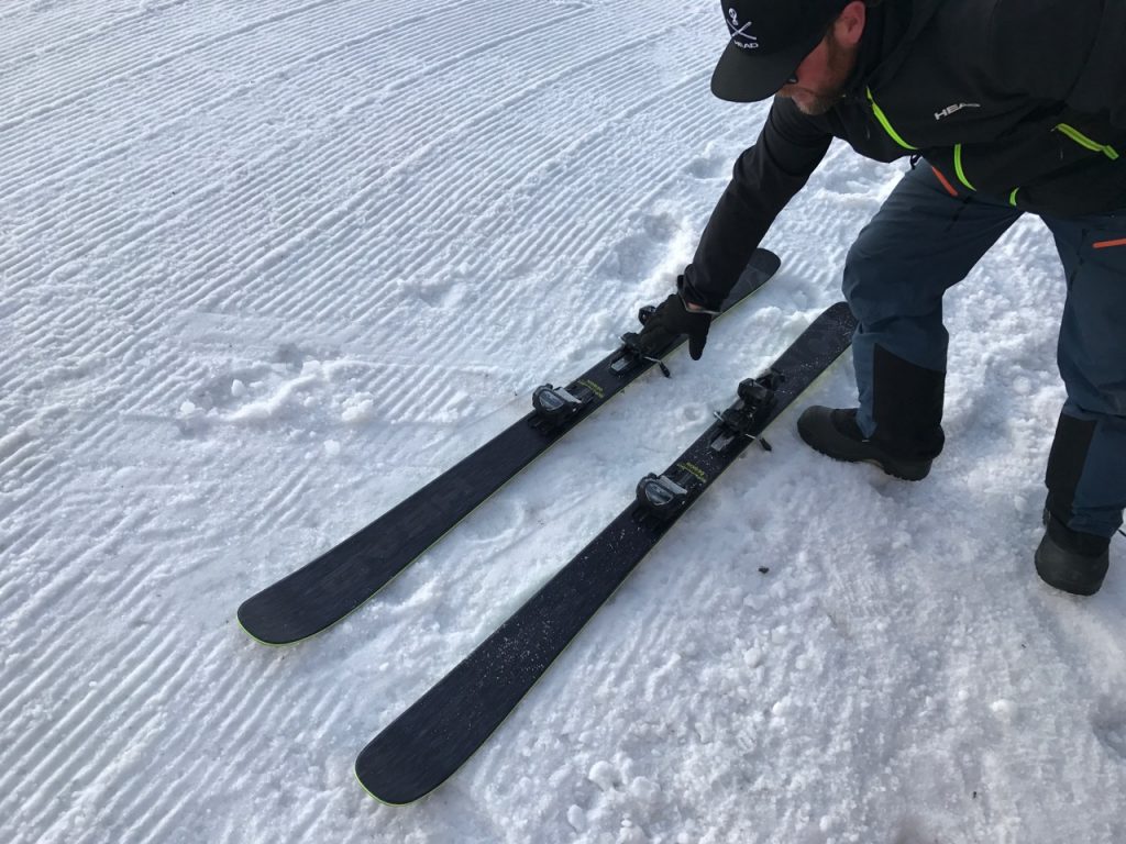 Head Kore 93 skis